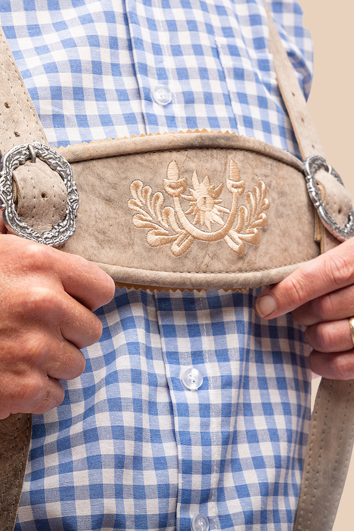 Lederhosen Luuk van wildleer, gedragen op het Oktoberfest