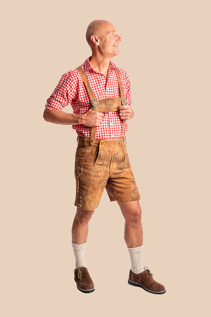 Lederhosen Arnaud, detail van het handafgewerkte borduursel