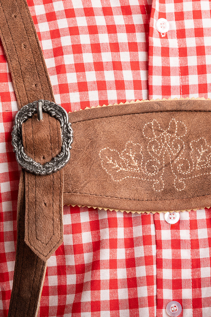 Lederhosen Arnaud, gedragen met overhemd