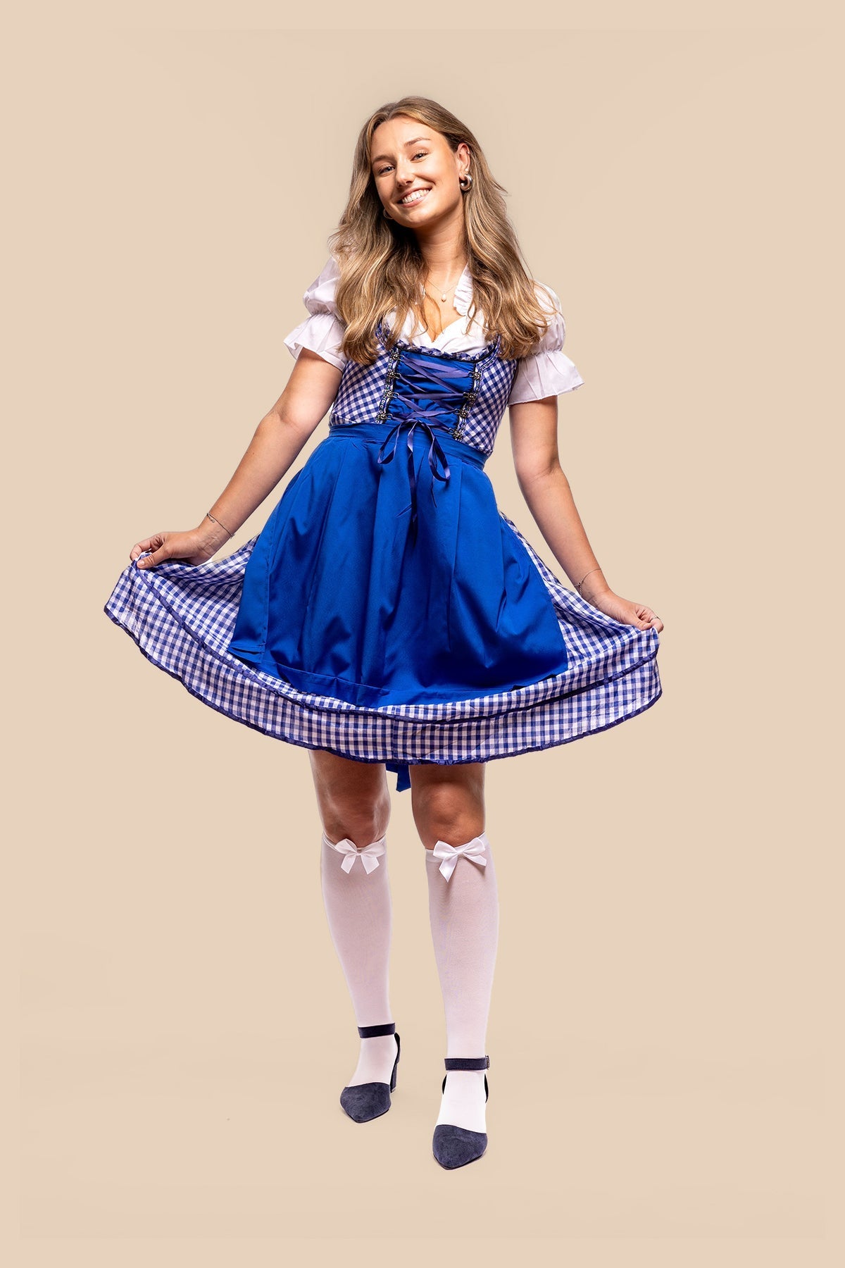 Blauwe dirndl Kristy met geborduurd lijfje, Oktoberfest dameskleding