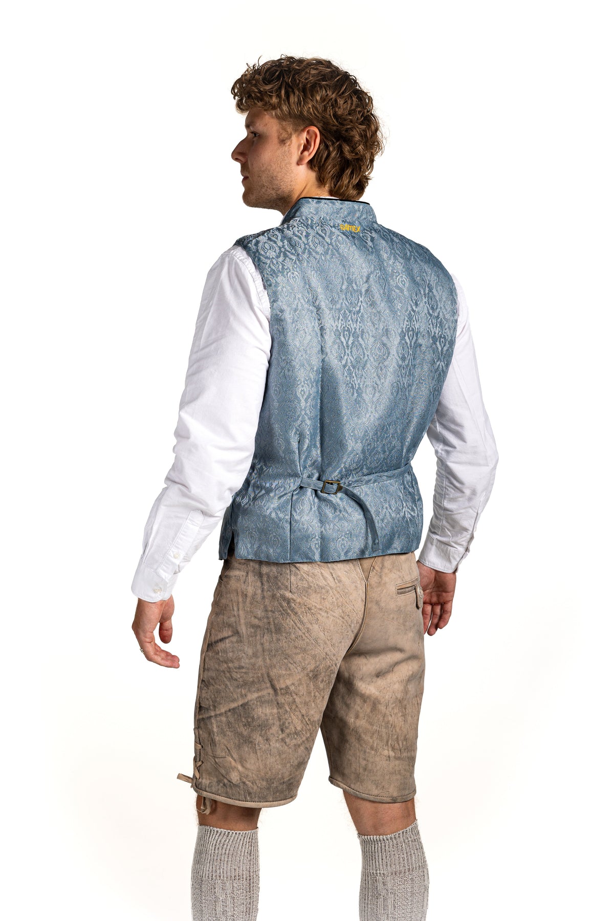 Trachten Gilet David, gedragen met lederhosen