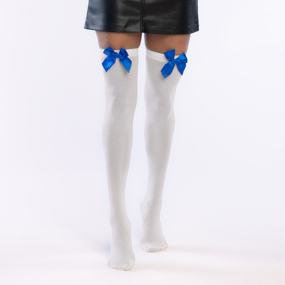 Witte kniekousen met blauwe strik