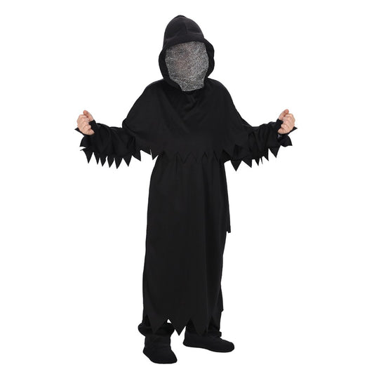 Kind in zwart spookkostuum met capuchon